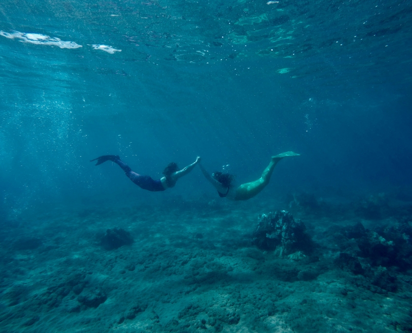 friends meet underwater